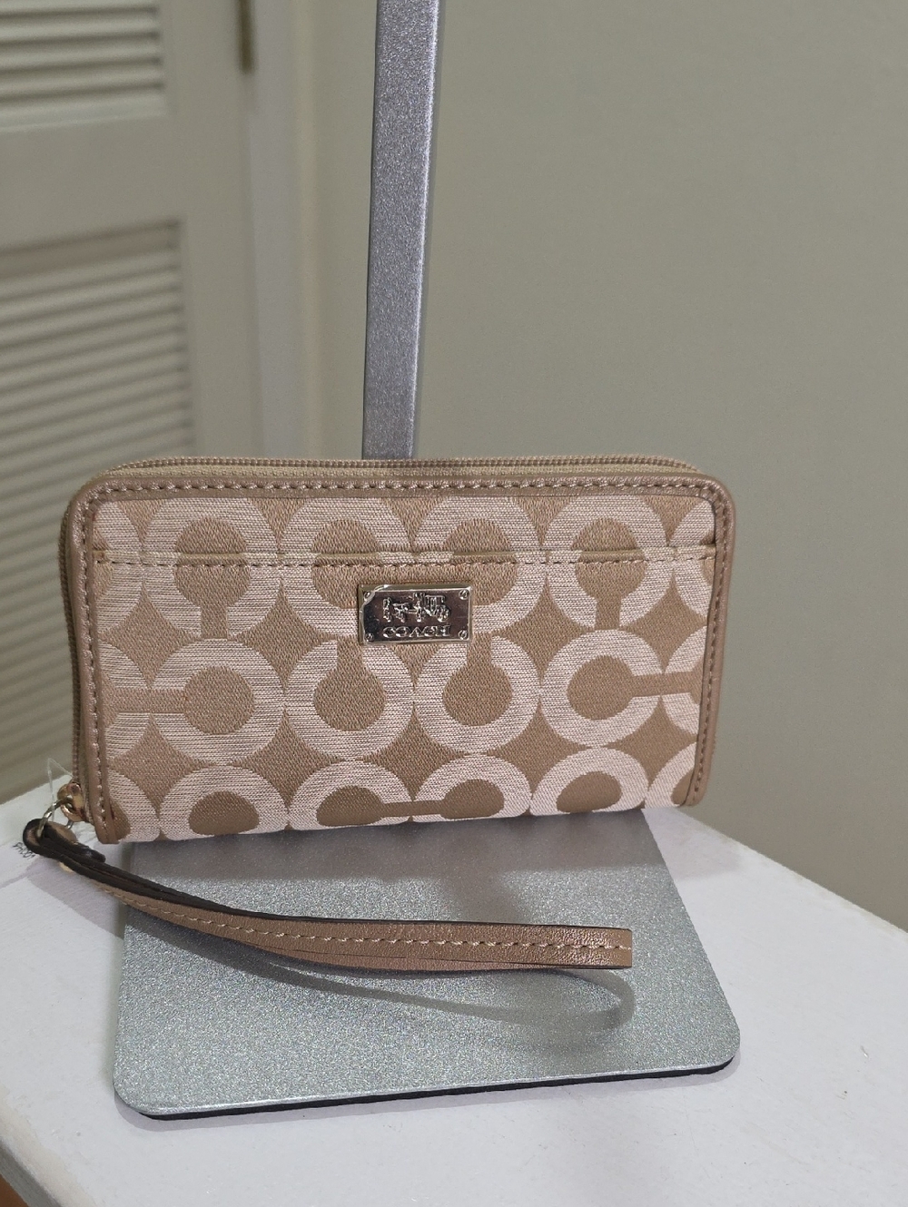 COACH Signature Print Op Art Wallet/Wristlet NWOT